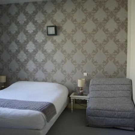 Hotel The Originals Boutique, Montpensier,