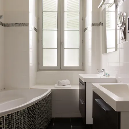 The Originals Boutique, Montpensier,