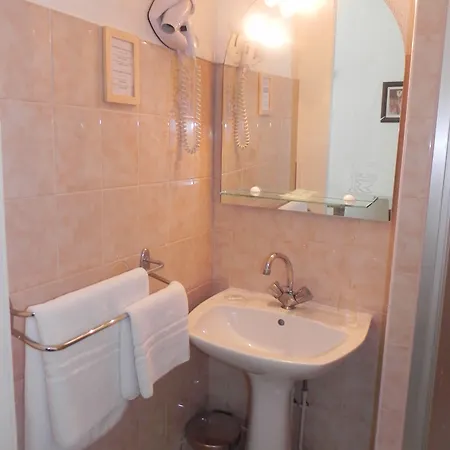 The Originals Boutique, Montpensier,