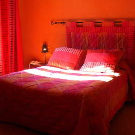 Hotel The Originals Boutique, Montpensier,