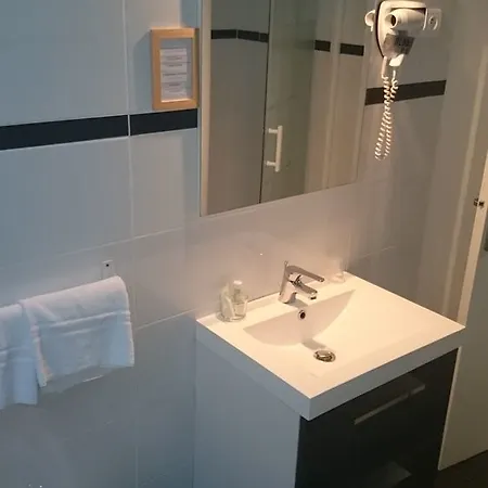 Otel The Originals Boutique, Montpensier,