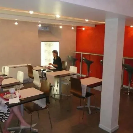 Szálloda The Originals Boutique, Montpensier, Pau