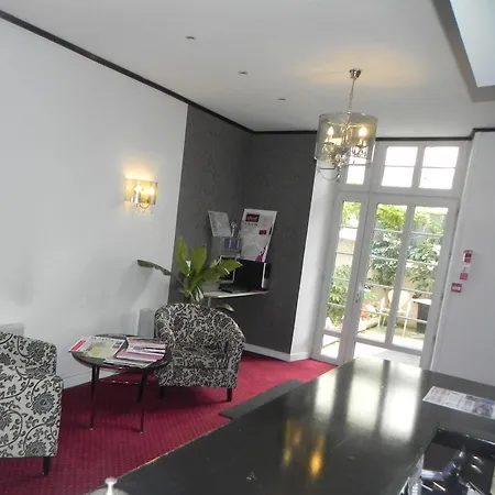 Hotel The Originals Boutique, Montpensier, 3*