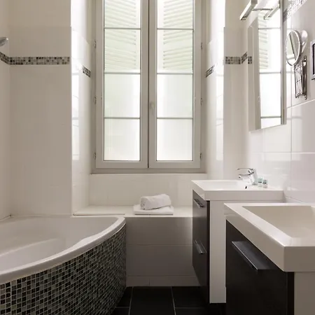 The Originals Boutique, Montpensier, Hotel