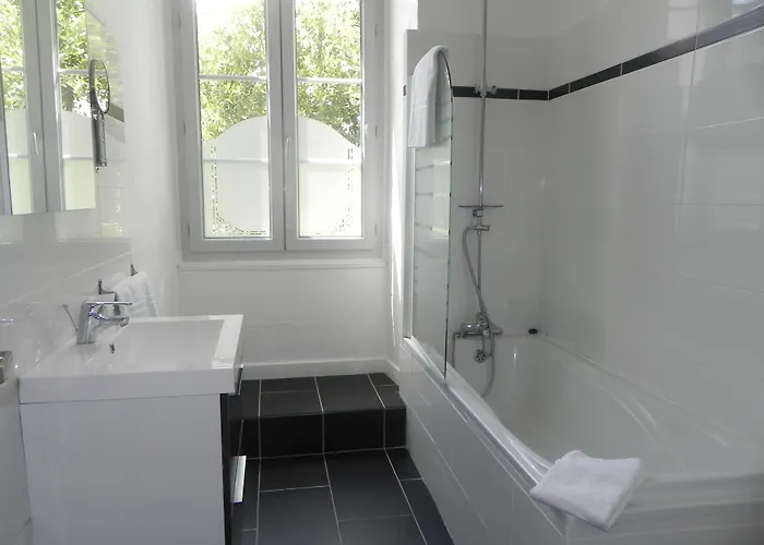 The Originals Boutique, Montpensier, Hotel