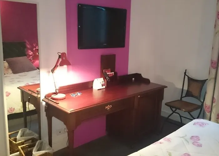 Hotel The Originals Boutique, Montpensier,
