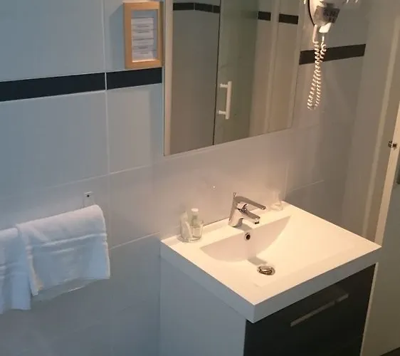 Ξενοδοχείο The Originals Boutique, Montpensier,